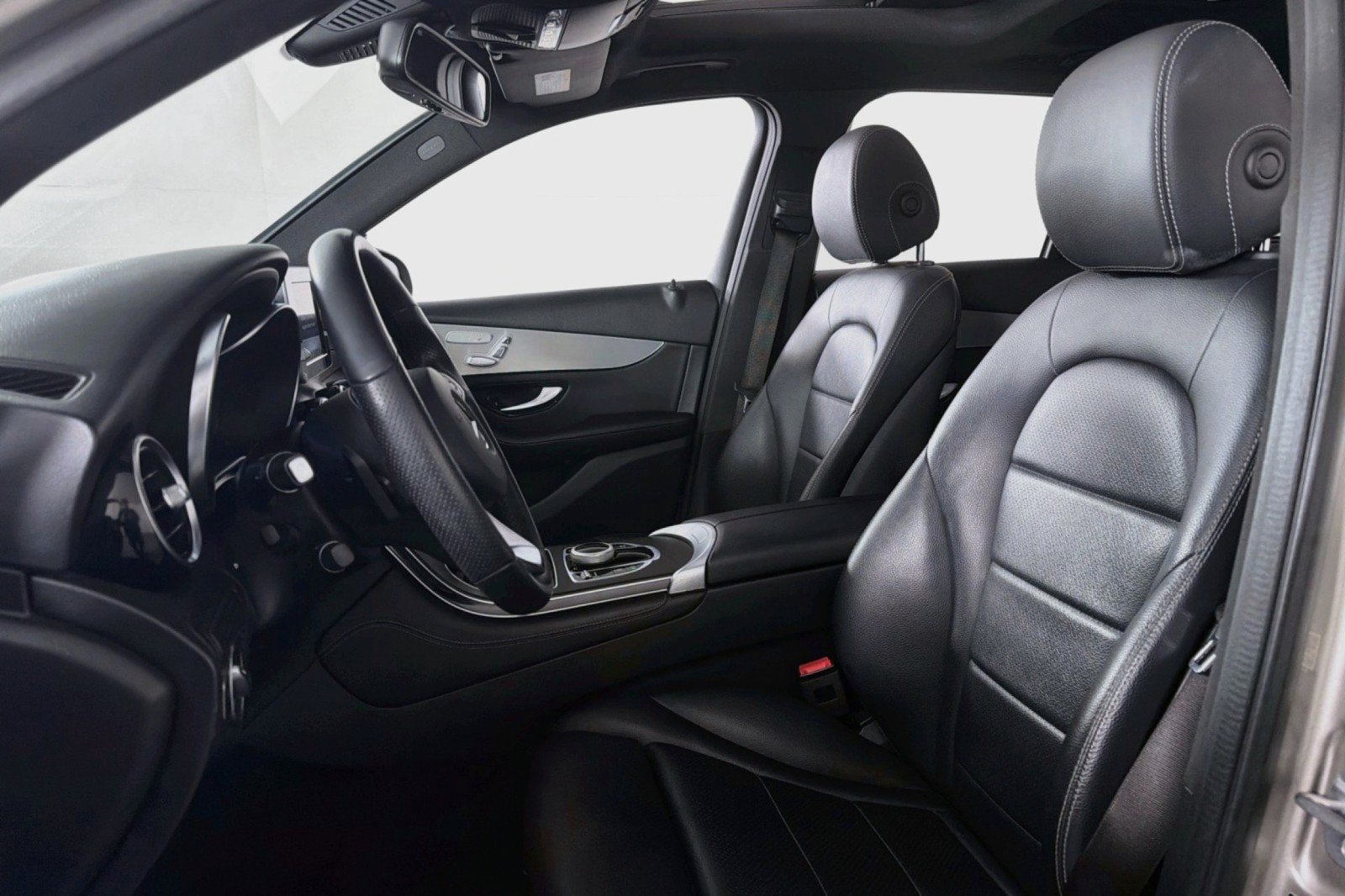 Used 2019 Mercedes-Benz GLC 300 image 18