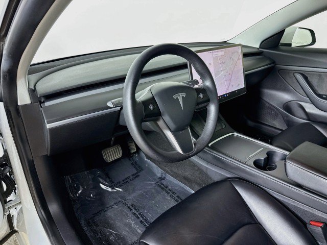 Used 2021 Tesla Model 3 Standard Range Plus RWD image 9