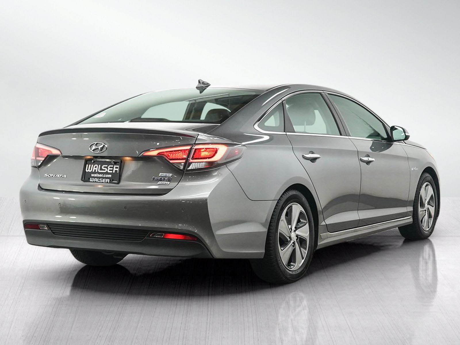 Used 2017 Hyundai Sonata Limited FWD image 5