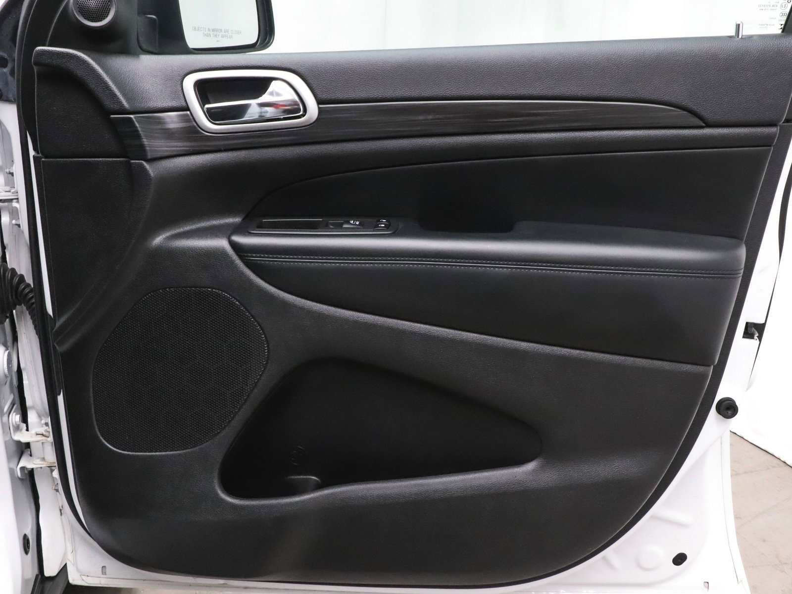 Used 2021 Jeep Grand Cherokee Laredo image 16