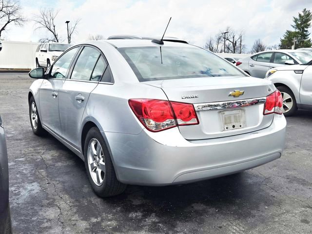 Used 2016 Chevrolet Cruze LT image 2