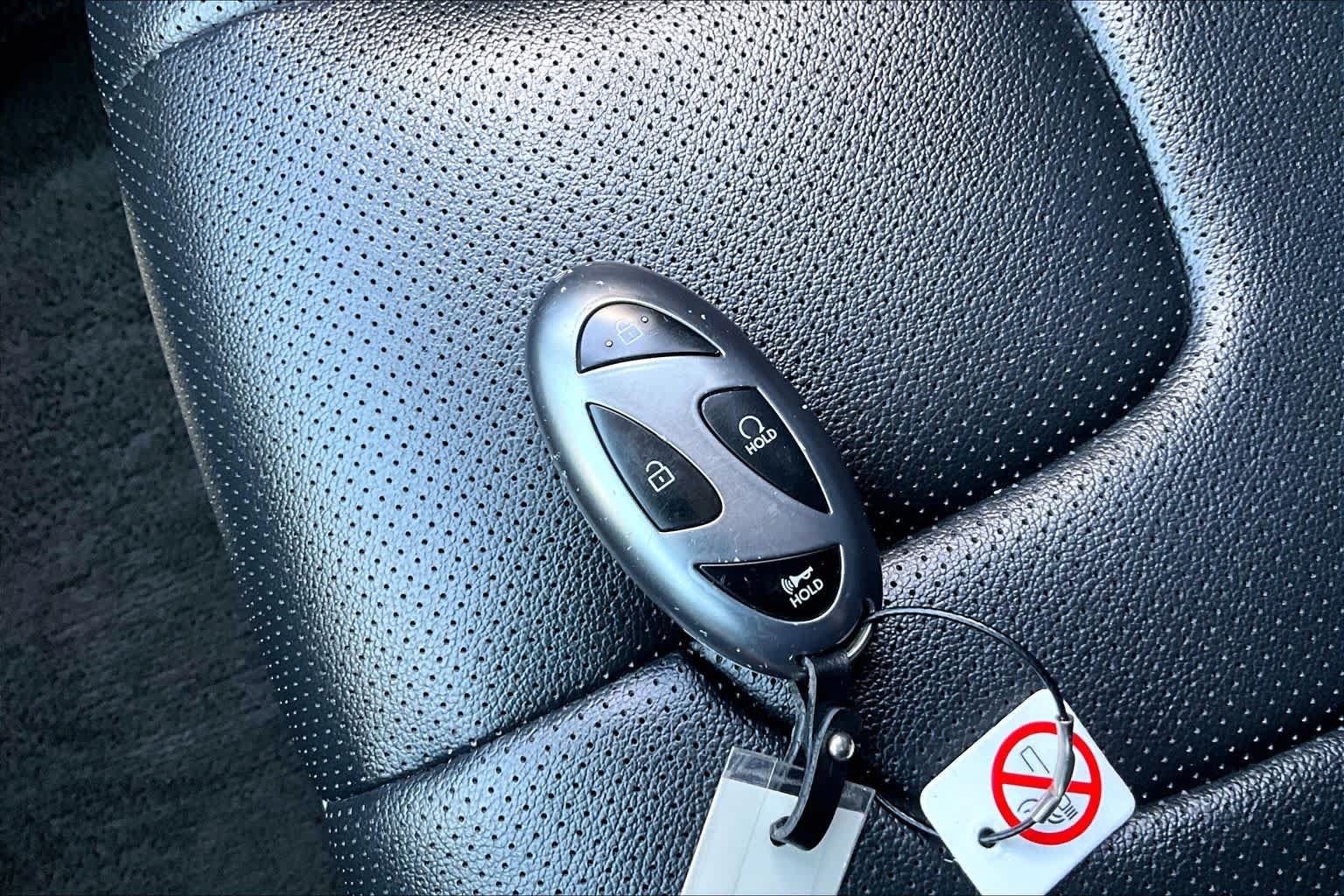 Used 2025 Hyundai Elantra Limited FWD image 14