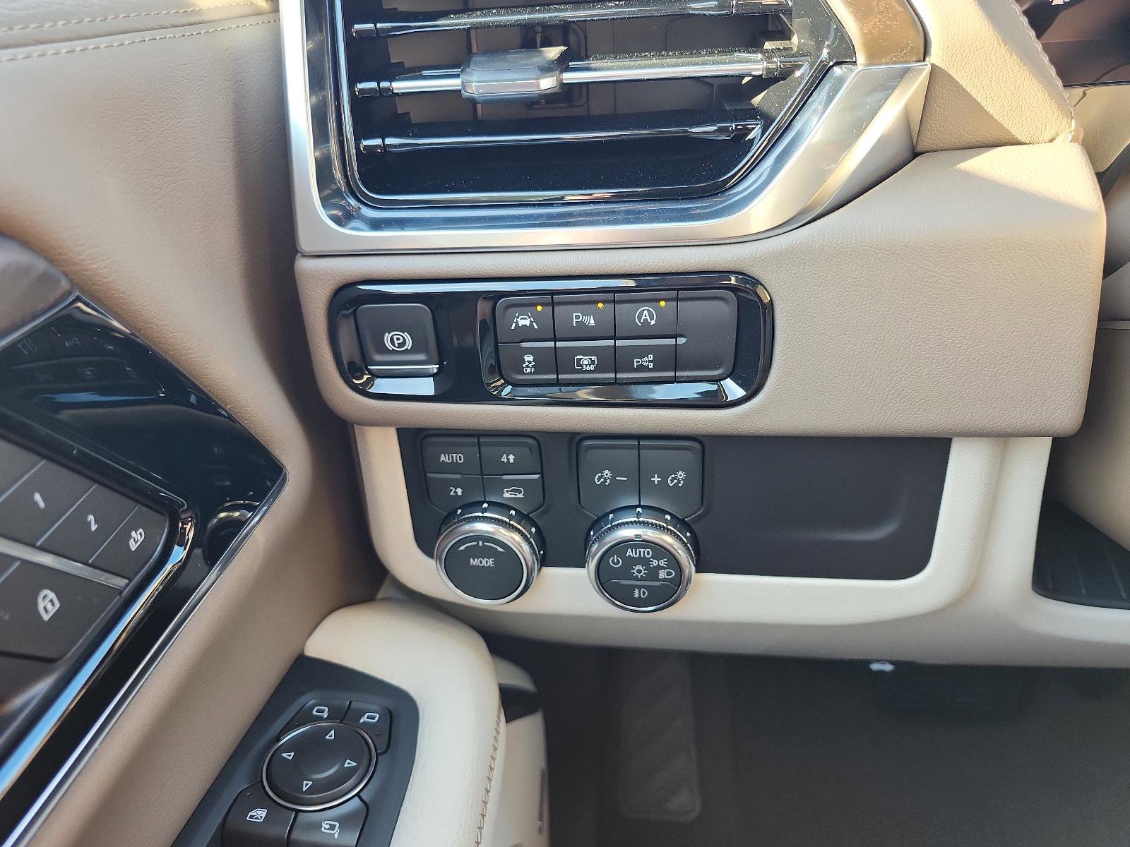 New 2026 GMC Yukon Denali w/ Sun & Power Step Package image 19