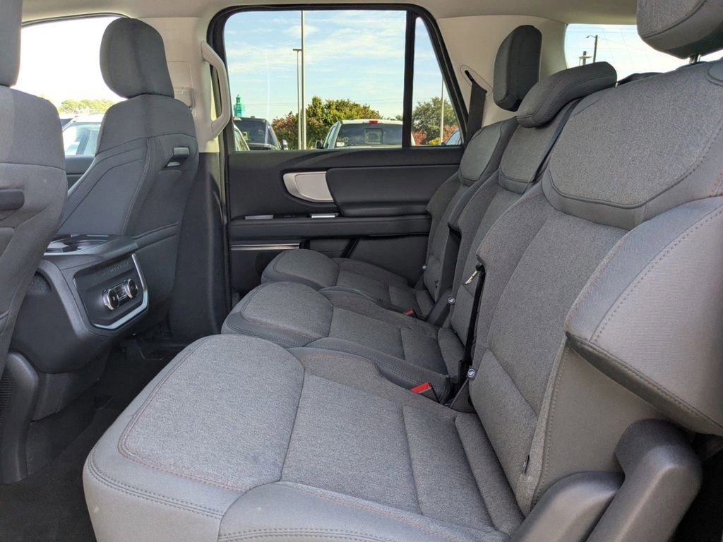 New 2025 Ford Expedition Max Active RWD image 15