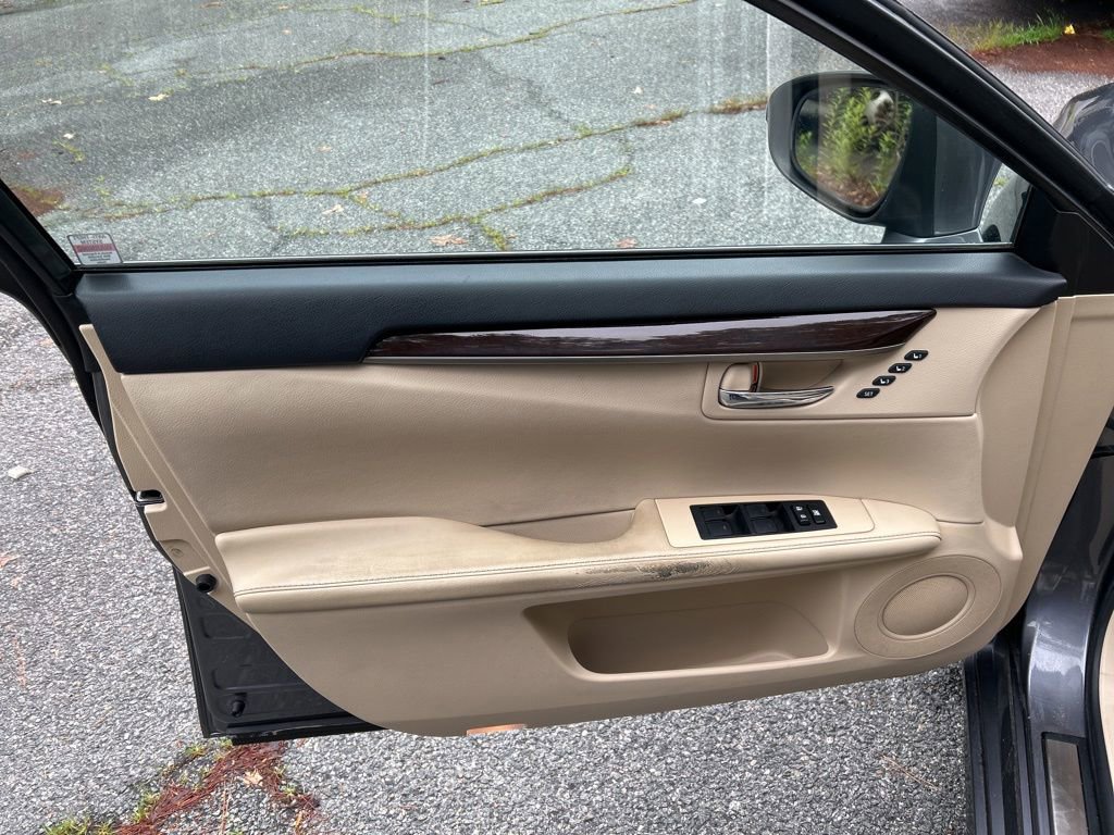 Used 2013 Lexus ES 350 w/ Luxury Pkg FWD image 13