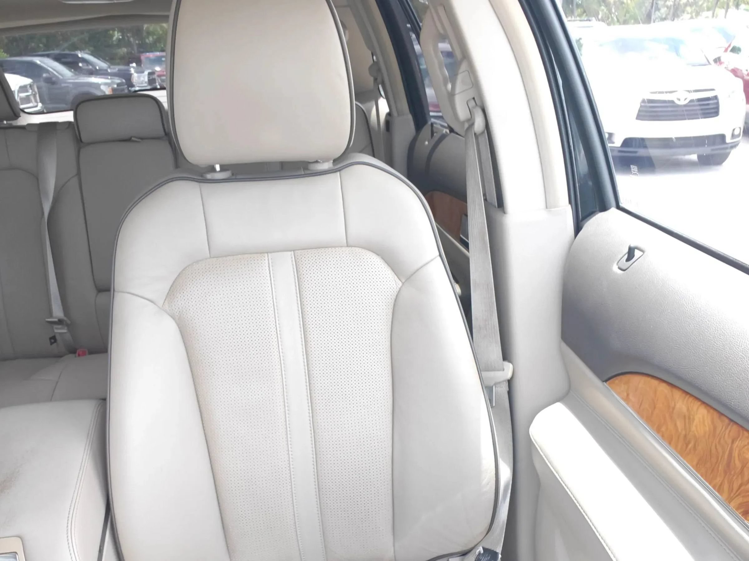Used 2013 Lincoln MKX FWD image 22