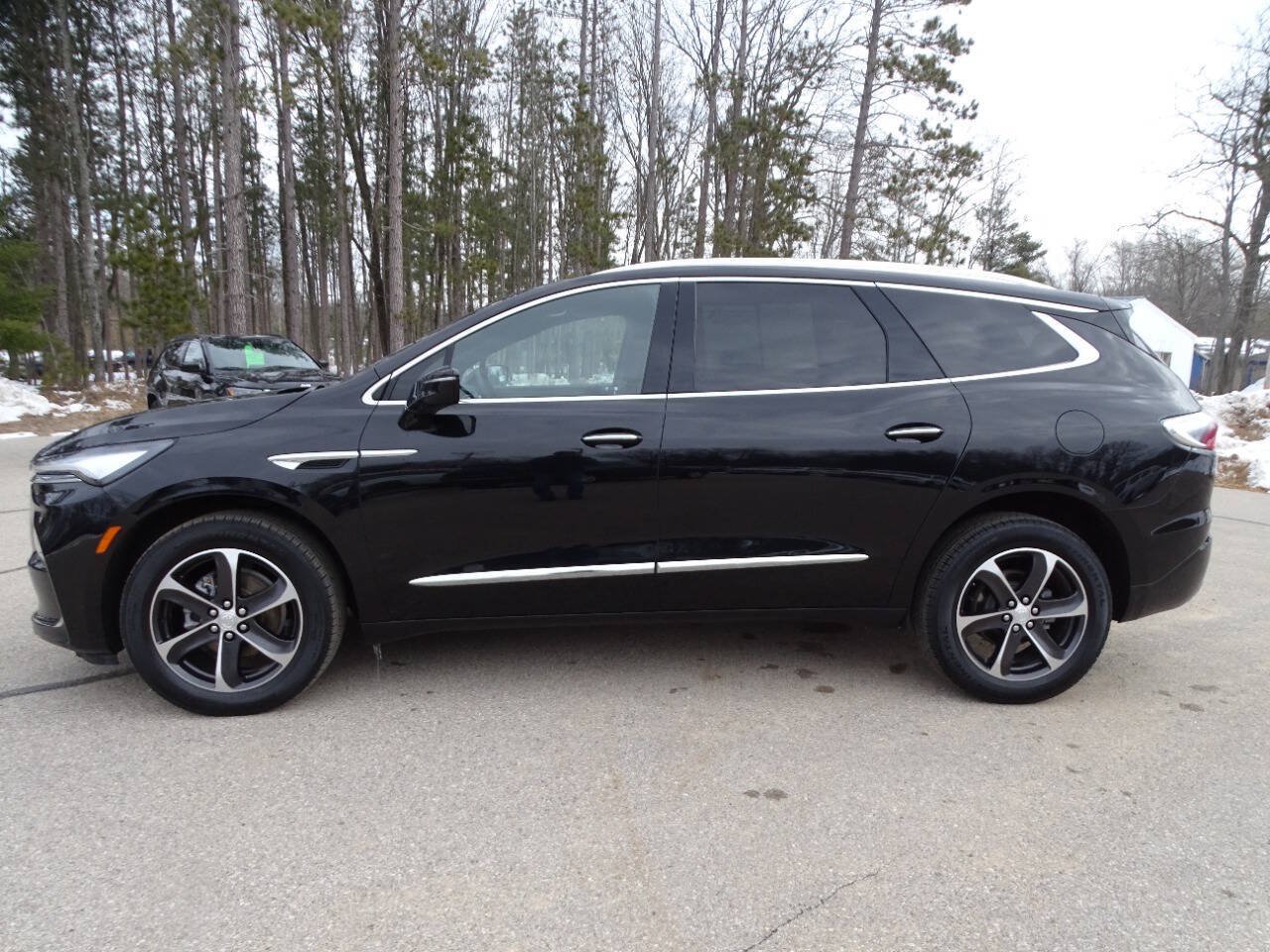 Used 2022 Buick Enclave AWD Essence w/ Sport Touring Edition image 6