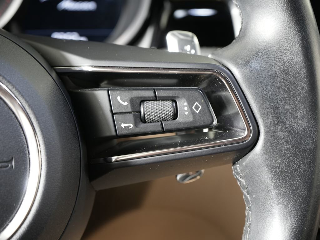 Certified 2024 Porsche Macan image 28