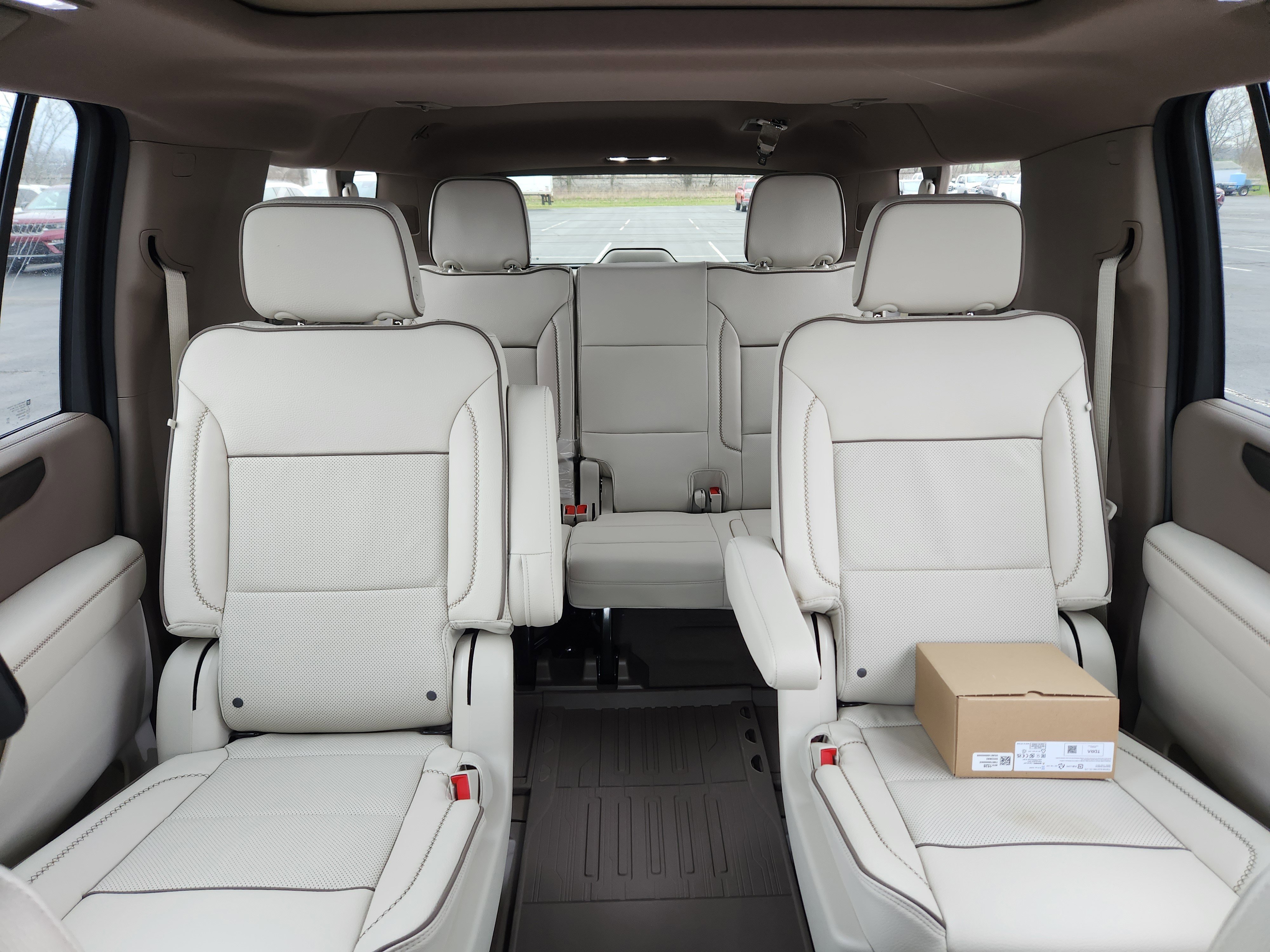 New 2026 GMC Yukon XL Denali w/ Denali Reserve Package image 8