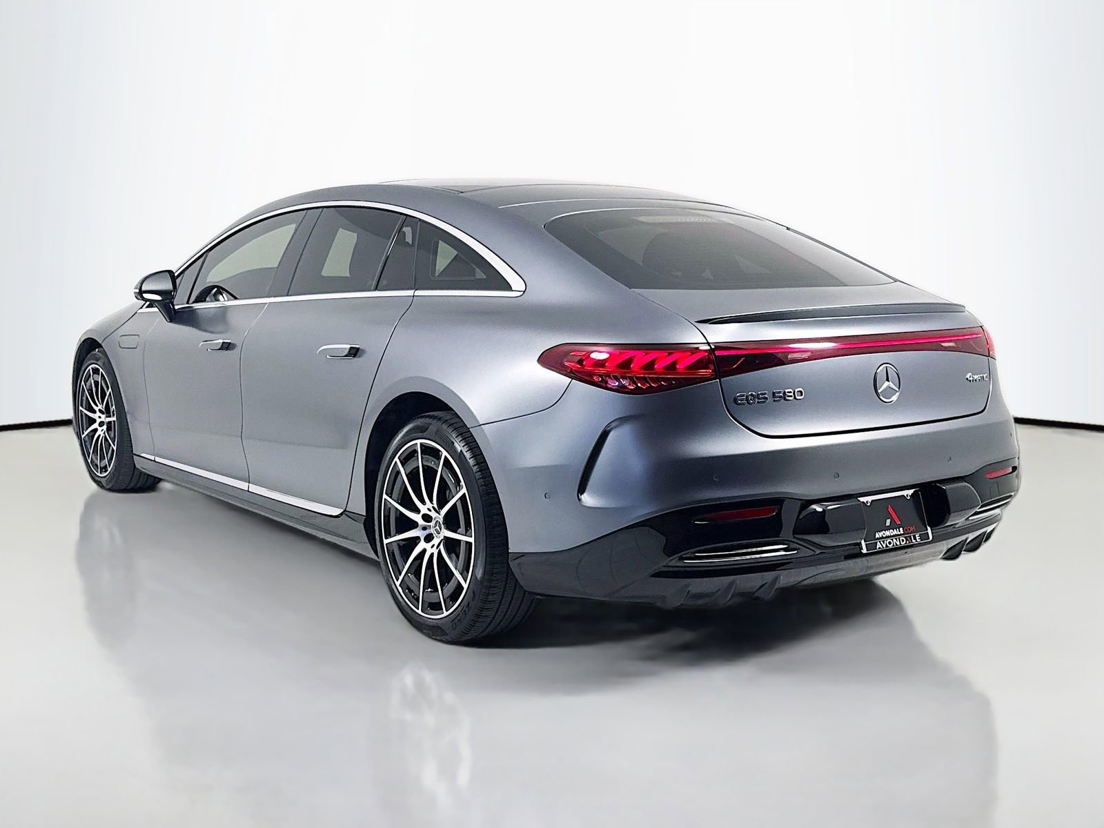 Used 2022 Mercedes-Benz EQS 580 4MATIC Sedan image 5