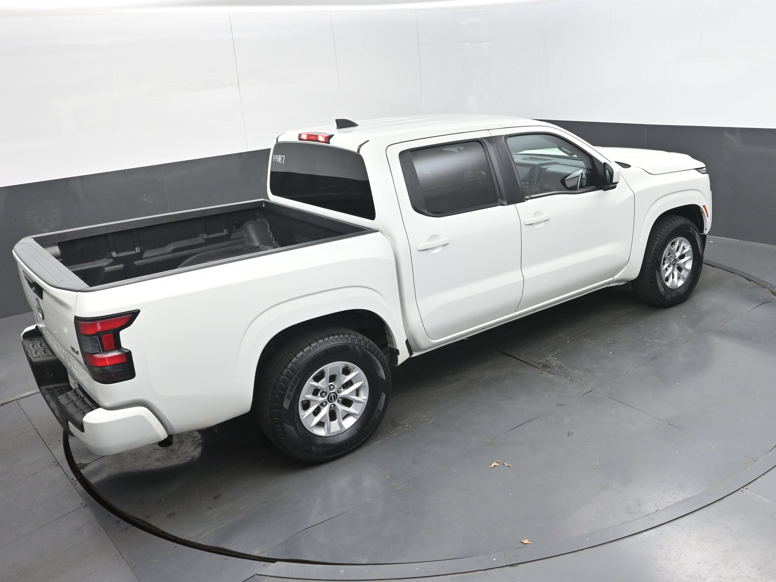 Used 2024 Nissan Frontier SV RWD image 29