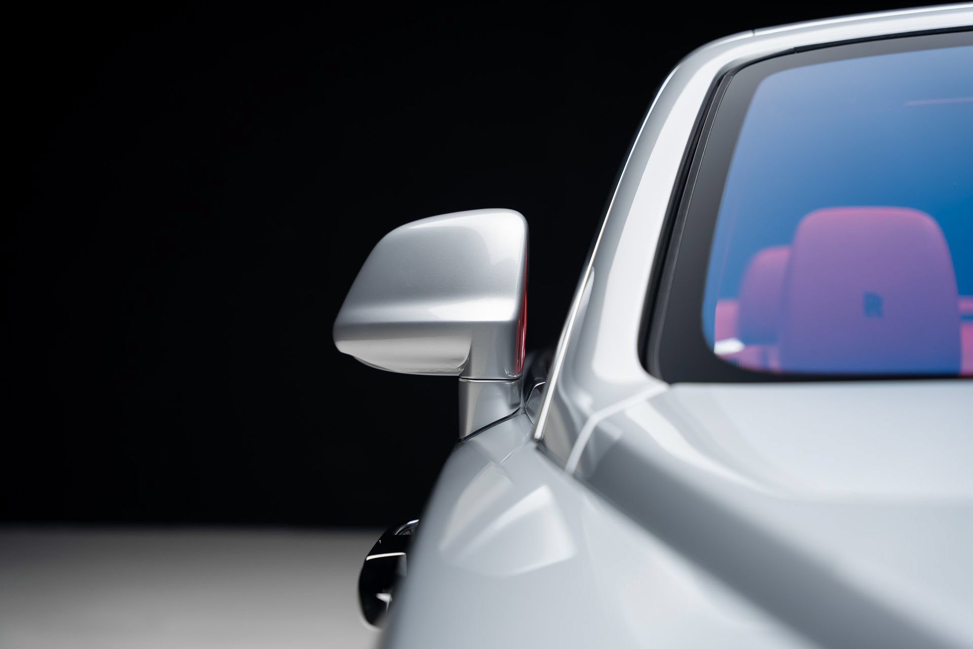 Used 2017 Rolls-Royce Dawn RWD image 17