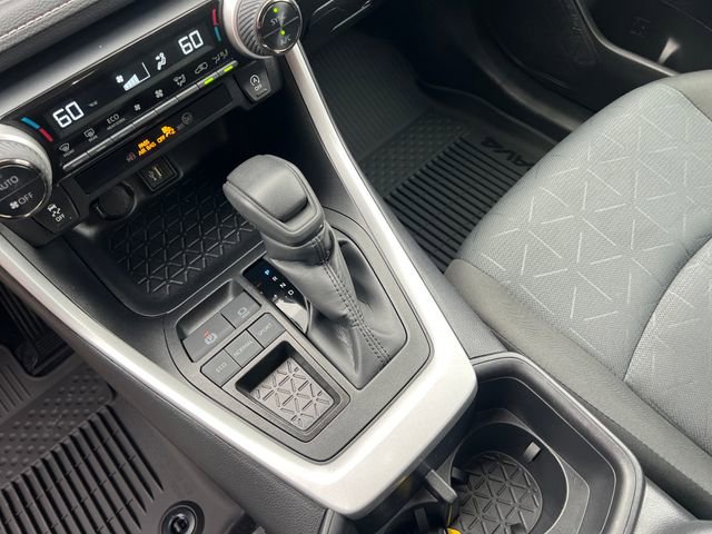Used 2025 Toyota RAV4 XLE image 20