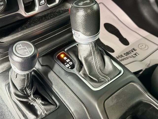 Used 2021 Jeep Wrangler Unlimited Sahara AWD/4WD image 16