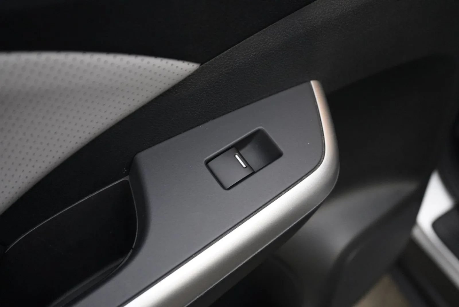 Used 2016 Honda CR-V Touring image 29