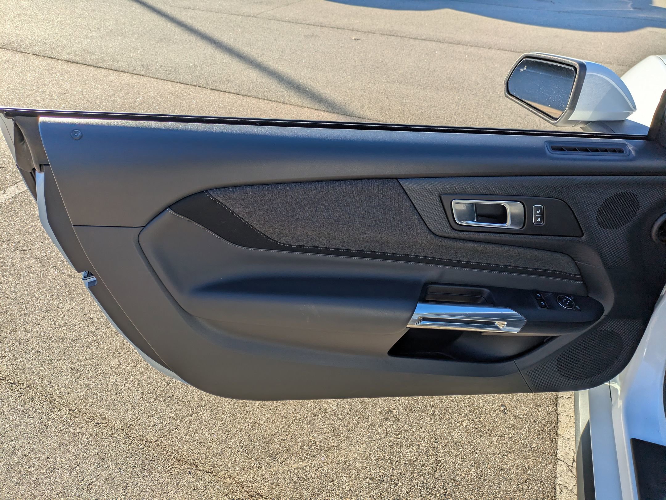 Certified 2025 Ford Mustang Coupe image 16