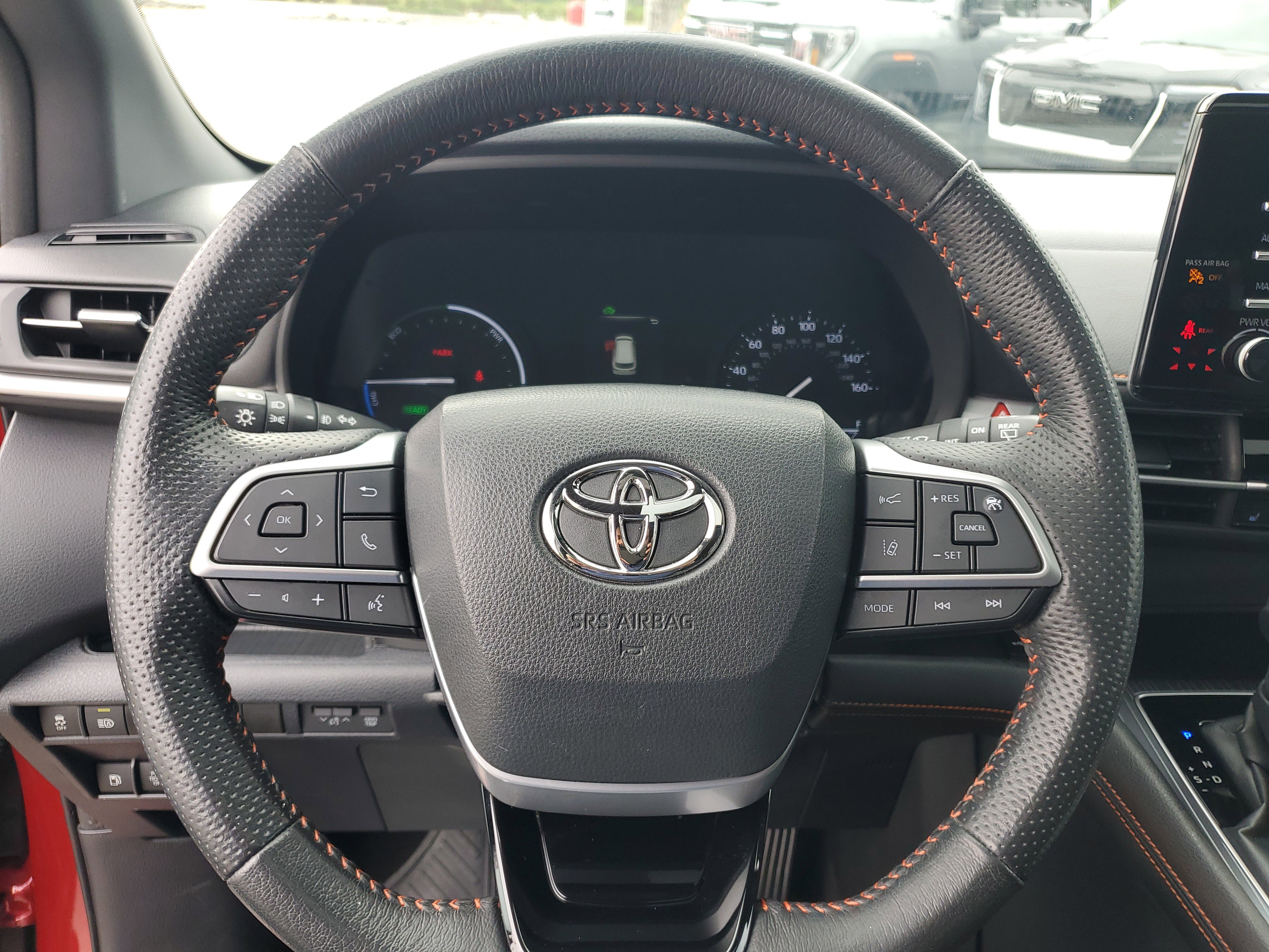 Used 2022 Toyota Sienna XSE image 24