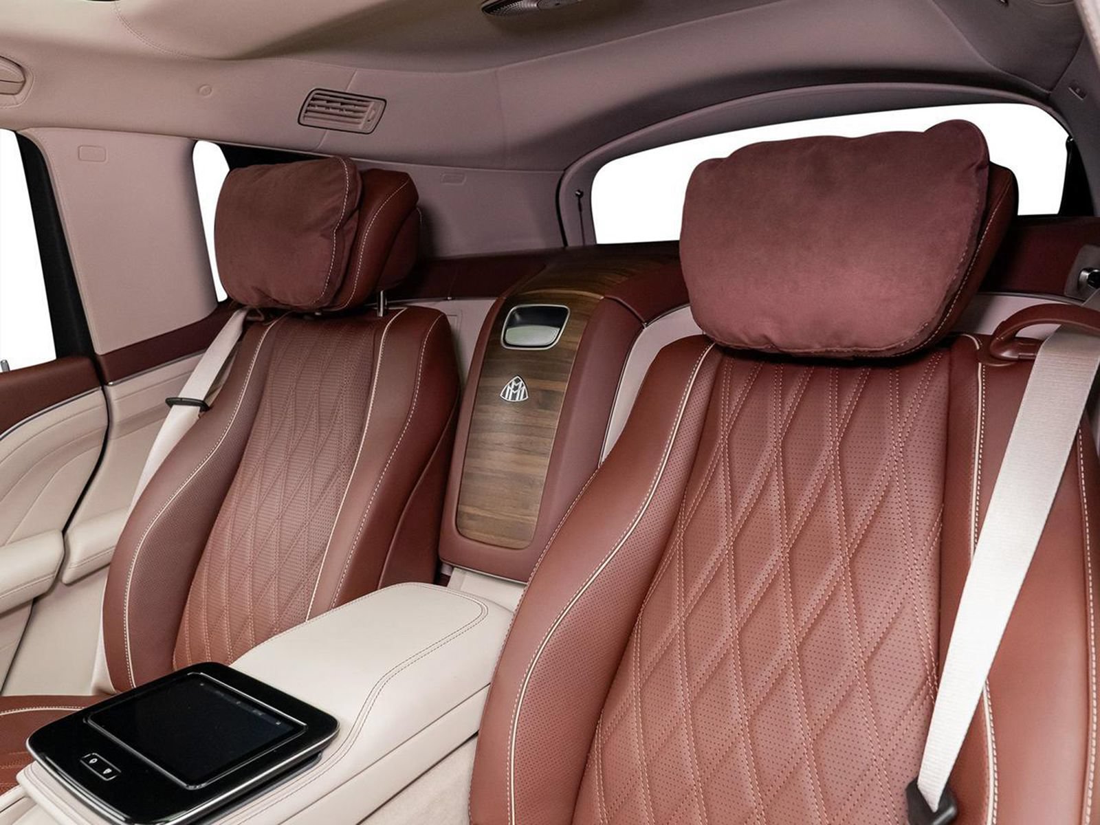 Used 2026 Mercedes-Benz Maybach GLS 600 4MATIC image 46