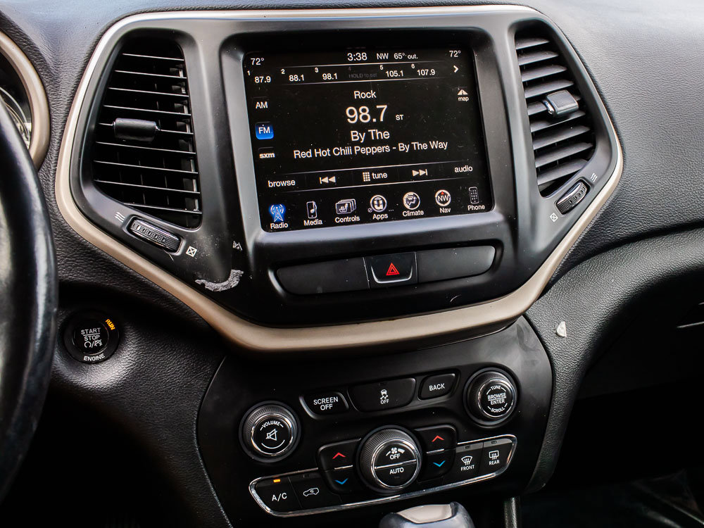 Used 2016 Jeep Cherokee Limited image 20