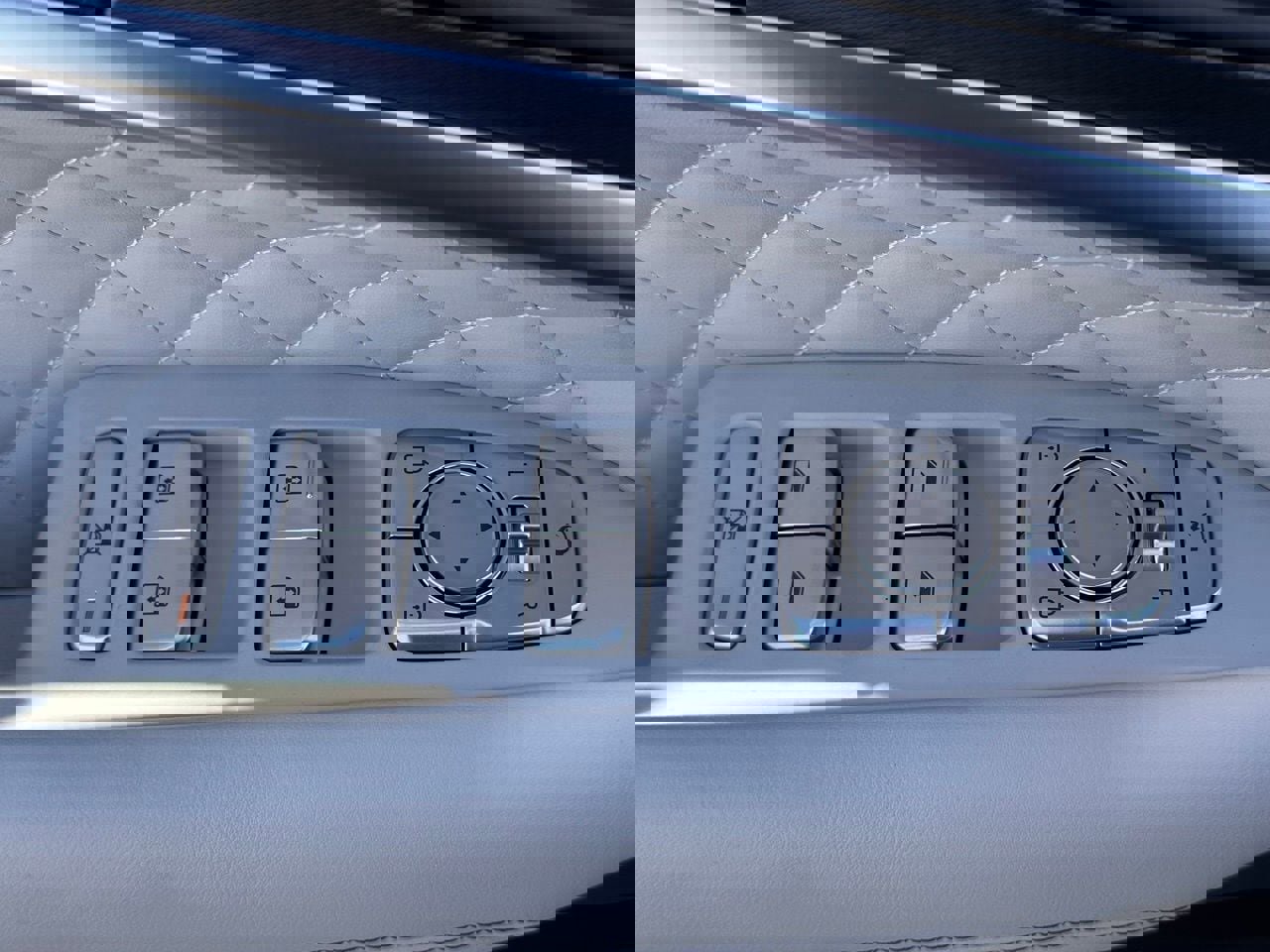 Used 2025 Genesis G70 3.3T Advanced w/ Sport Prestige Package image 24