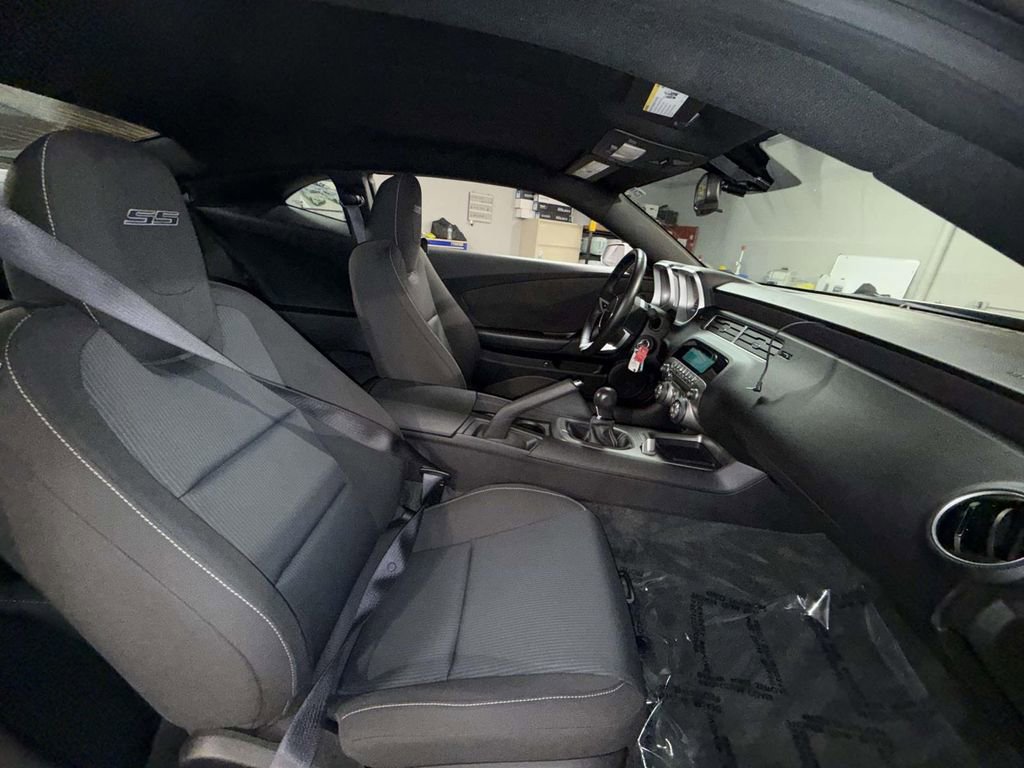 Used 2010 Chevrolet Camaro SS image 12
