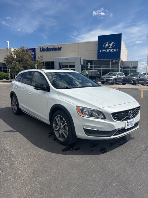 Used 2016 Volvo V60 T5 Cross Country AWD/4WD image 1