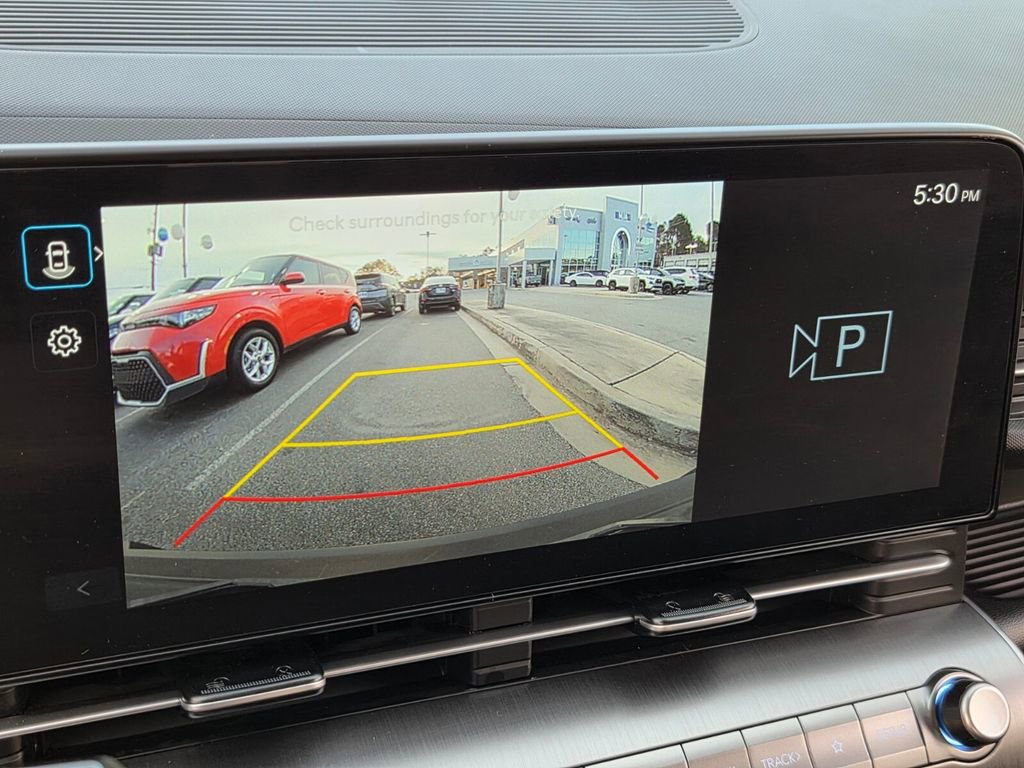 Used 2025 Hyundai Kona SE image 17