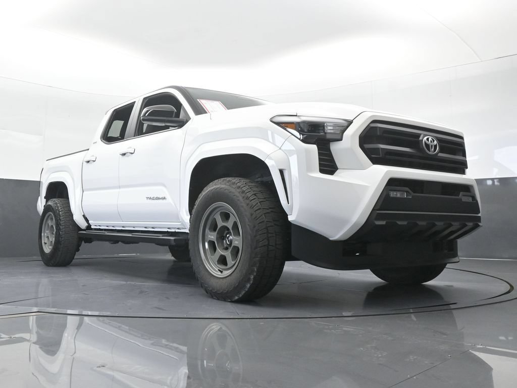 Used 2025 Toyota Tacoma SR5 AWD/4WD image 61