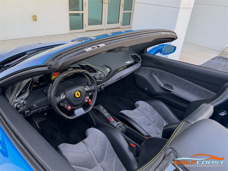 Used 2019 Ferrari 488 Spider RWD image 2