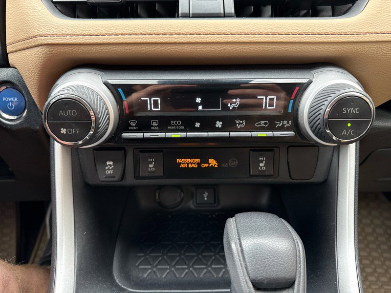 Used 2020 Toyota RAV4 XLE image 12
