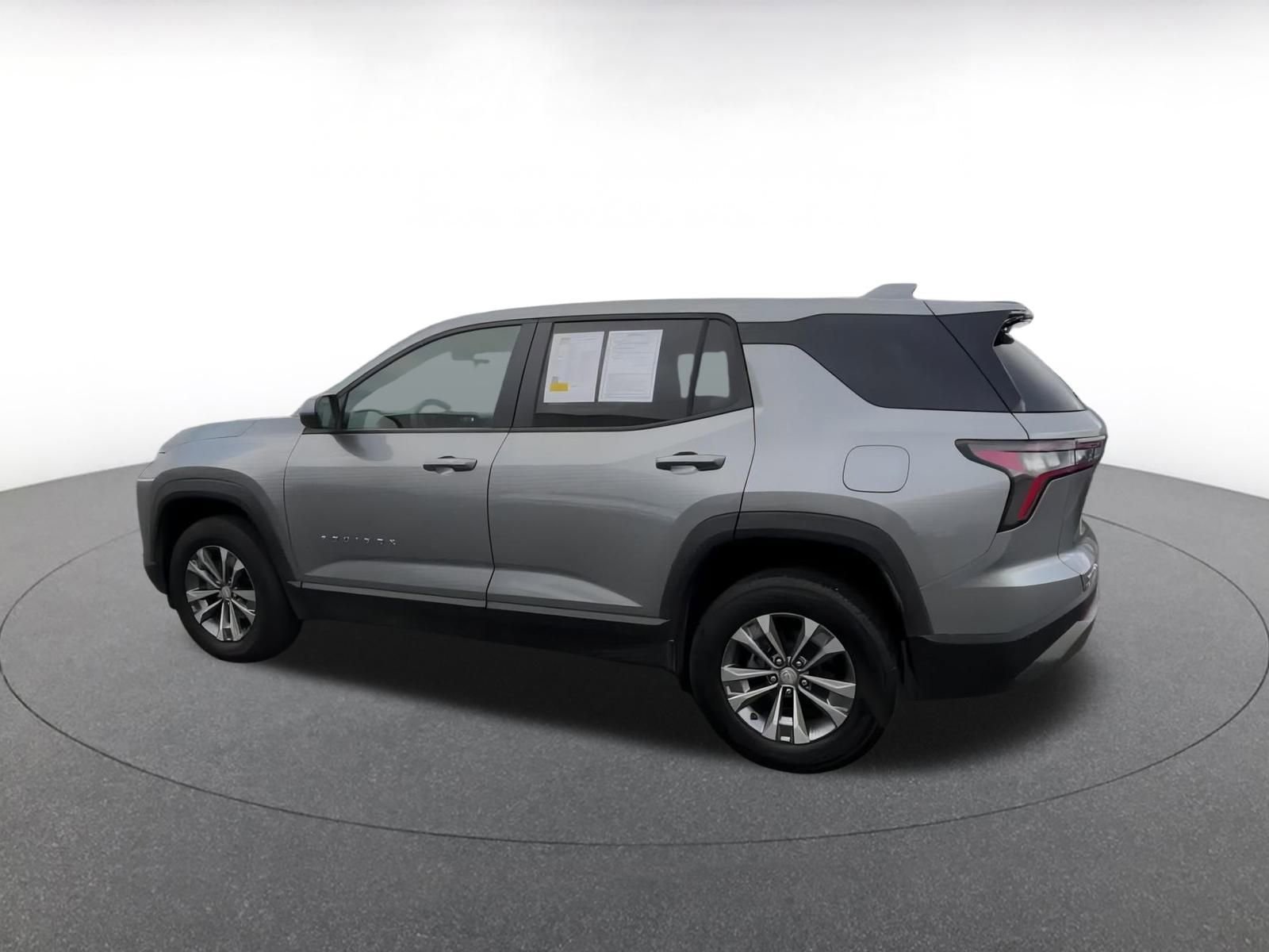 Used 2025 Chevrolet Equinox LT image 10