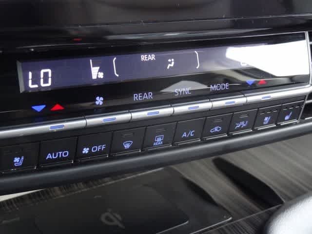 Certified 2023 Toyota Sienna Platinum AWD/4WD image 45