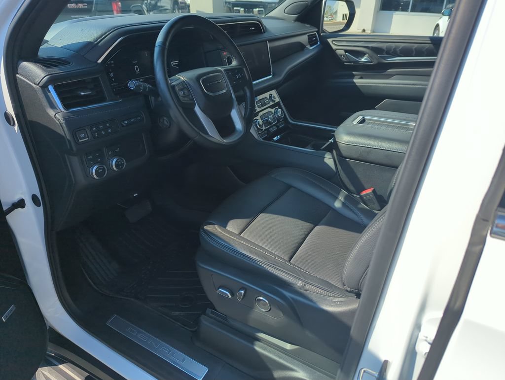 Used 2024 GMC Yukon Denali AWD/4WD image 10