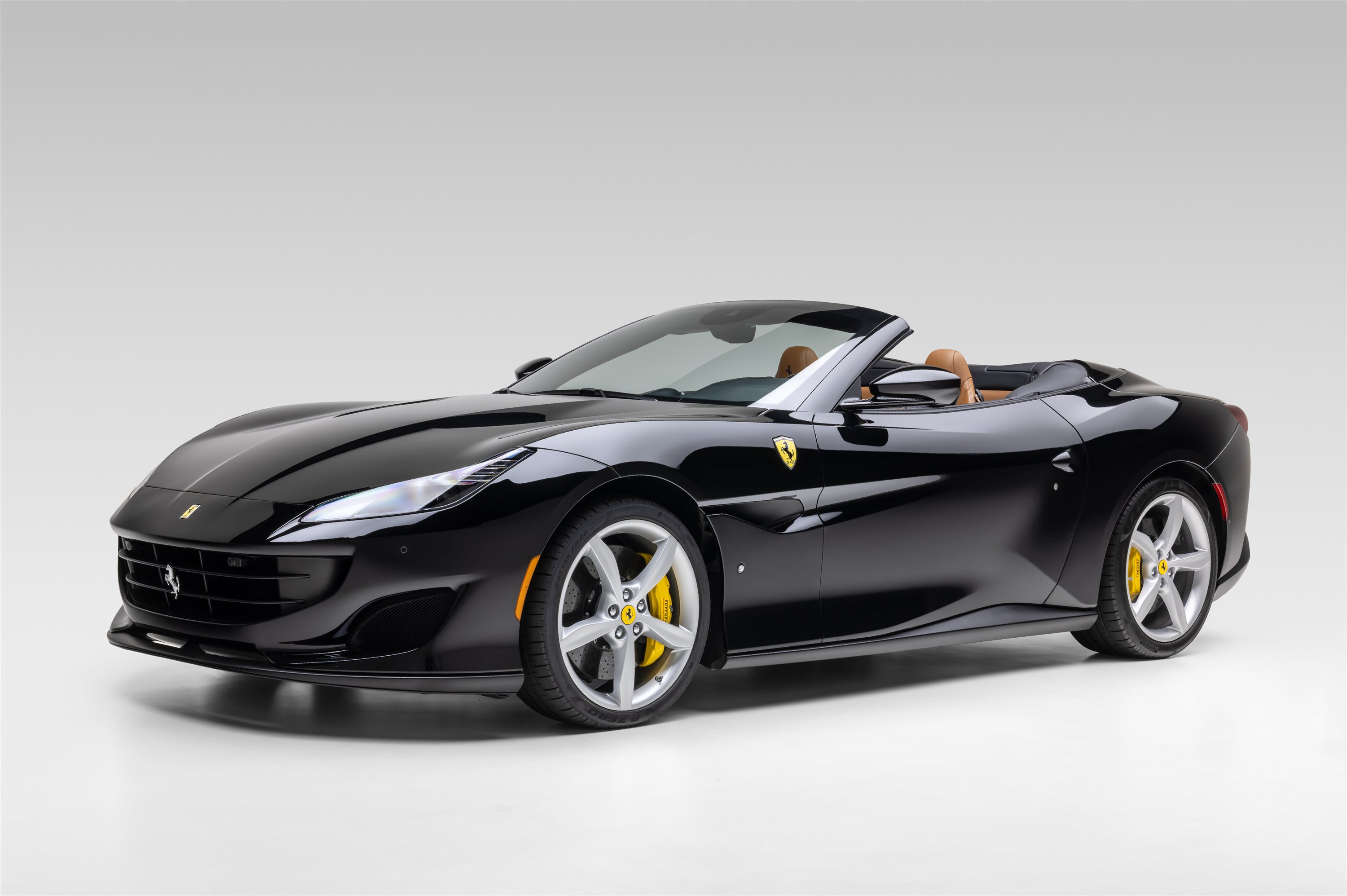 Used 2020 Ferrari Portofino RWD image 2