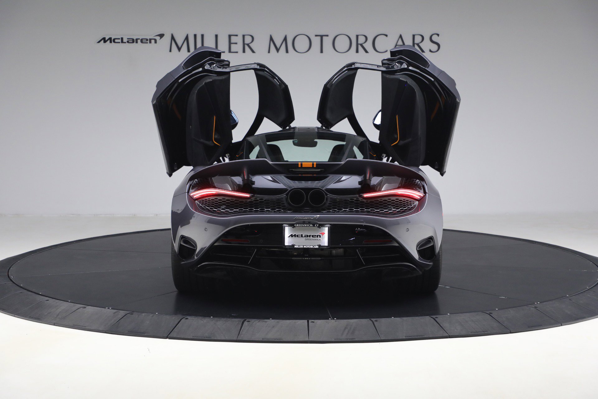 Used 2024 McLaren 750S image 17