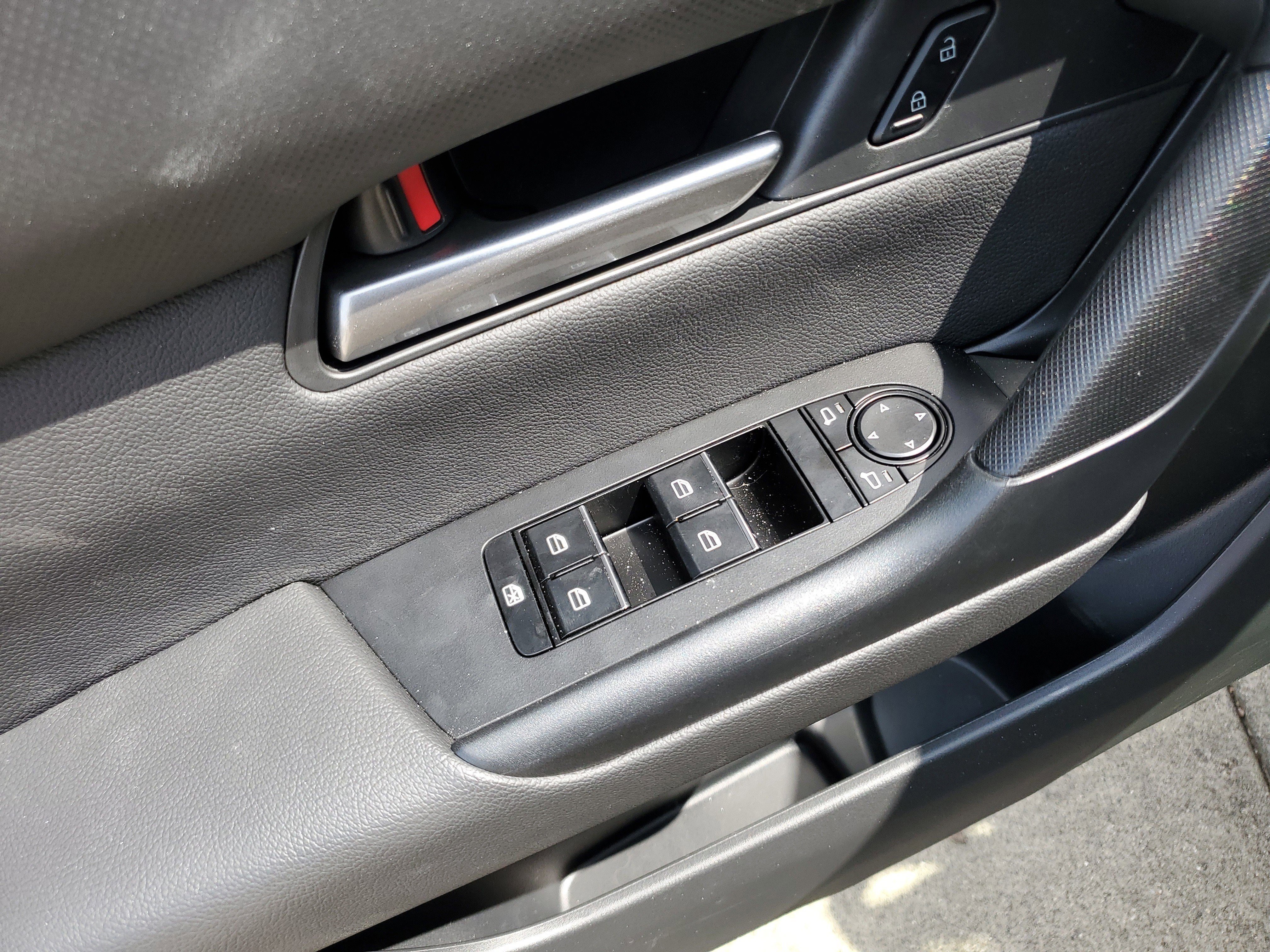 Used 2025 MAZDA CX-50 AWD 2.5 S w/ Cargo Package image 19