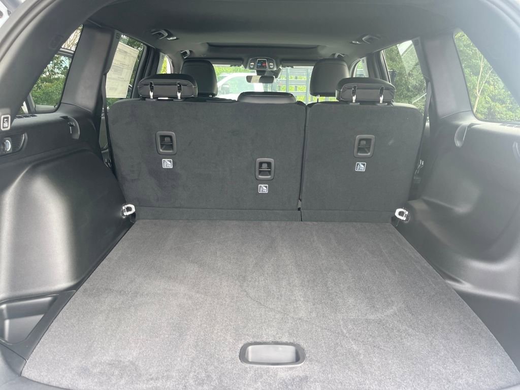 New 2025 Jeep Grand Cherokee Altitude image 28