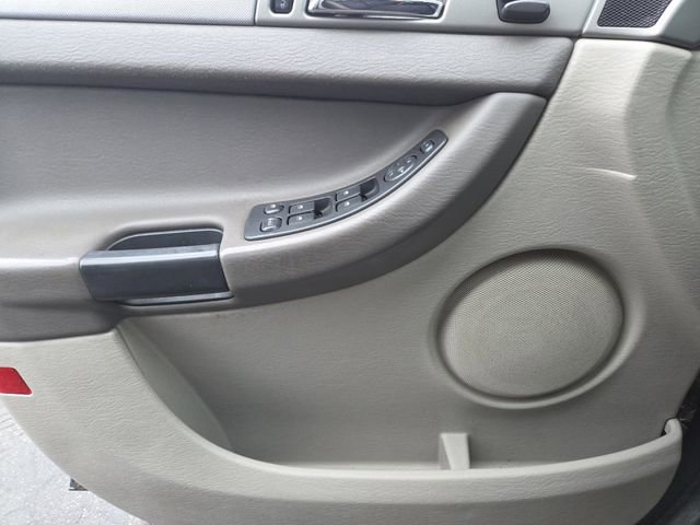 Used 2005 Chrysler Pacifica AWD w/ Cargo Convenience Group image 28