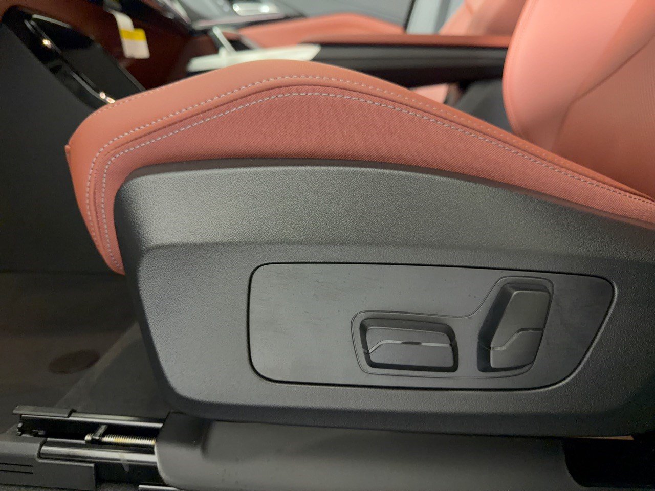 New 2027 BMW X1 xDrive28i AWD/4WD image 16