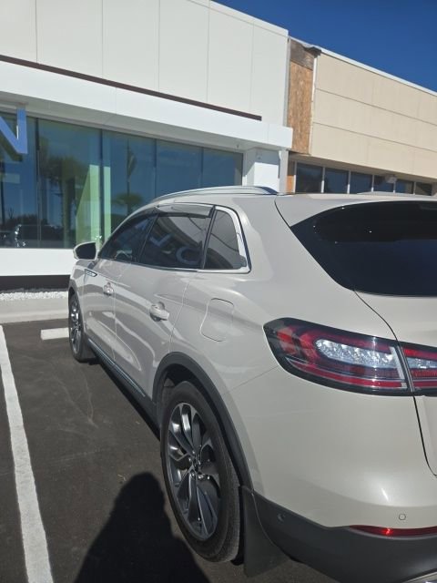 Used 2022 Lincoln Nautilus Reserve w/ Equipment Group 201A image 8