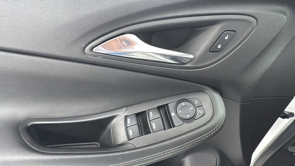 Used 2023 Buick Encore GX Select image 19