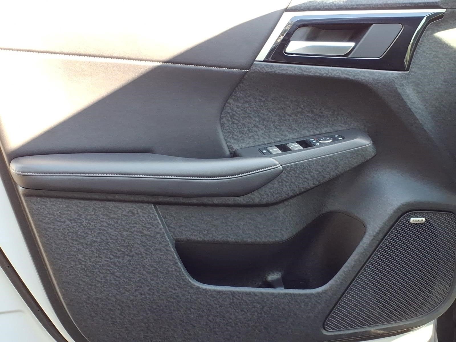 Used 2025 Mitsubishi Outlander SE AWD/4WD image 14