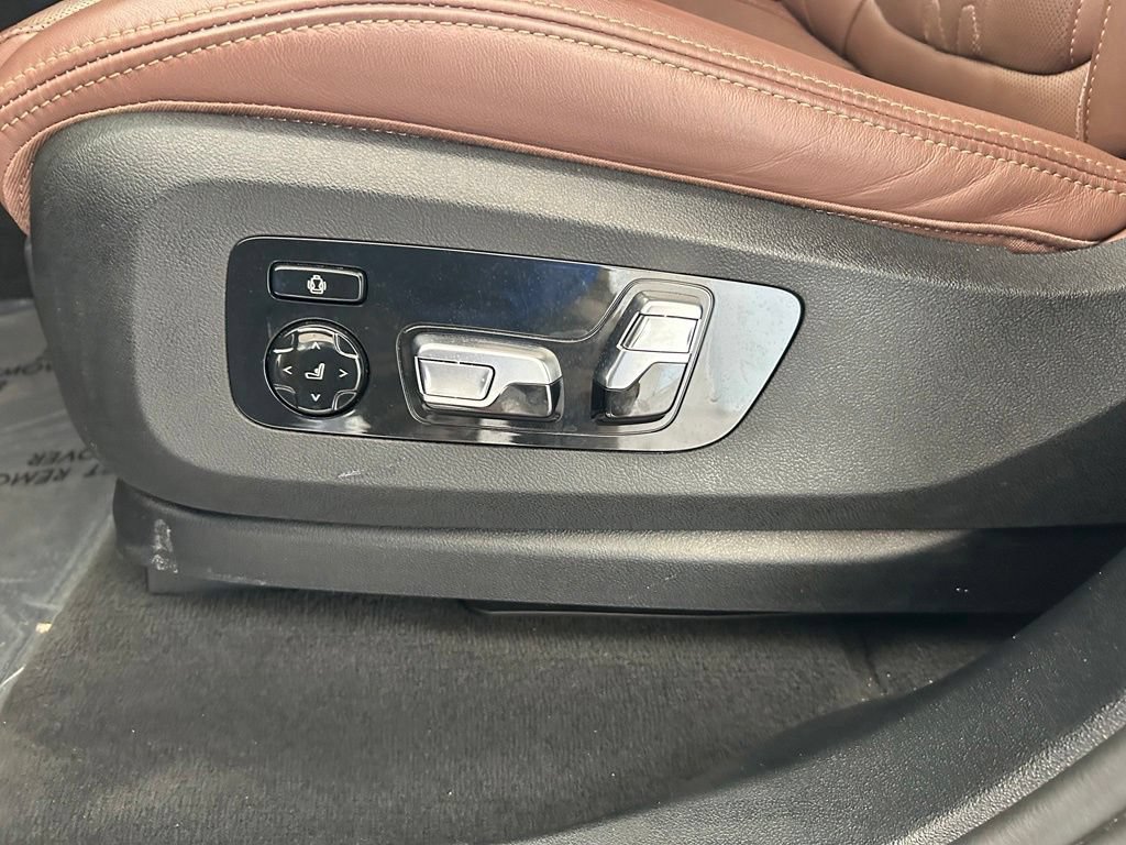Used 2026 BMW X7 M60i AWD/4WD image 51