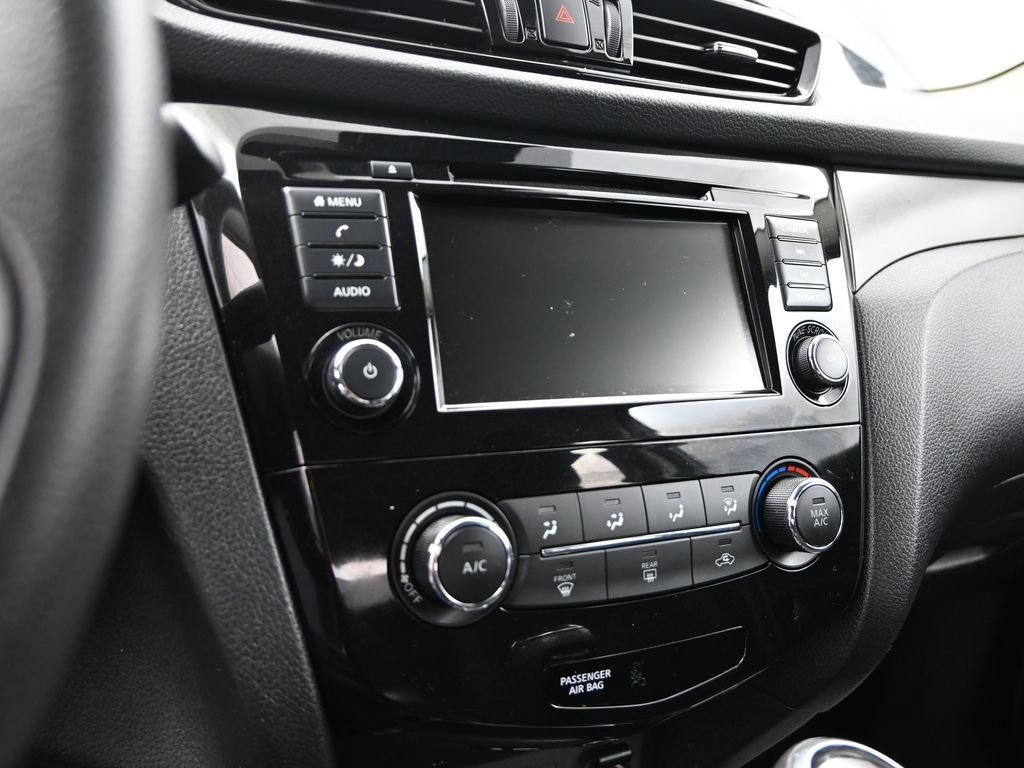 Used 2021 Nissan Rogue Sport S image 16