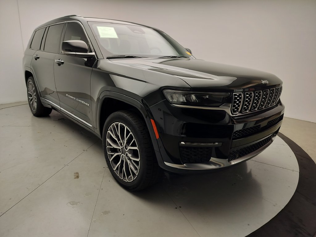 Used 2024 Jeep Grand Cherokee L Summit AWD/4WD image 3