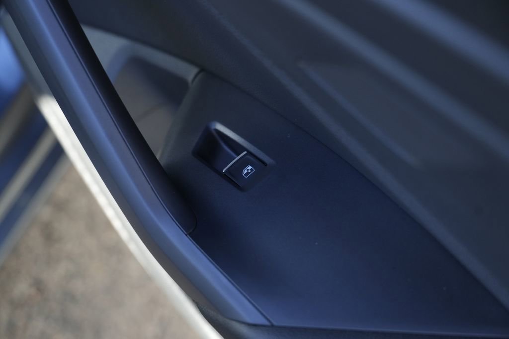 Used 2023 Volkswagen Jetta SE FWD image 39