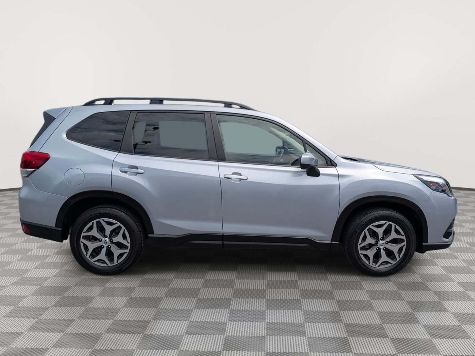 Used 2022 Subaru Forester Premium AWD/4WD image 6