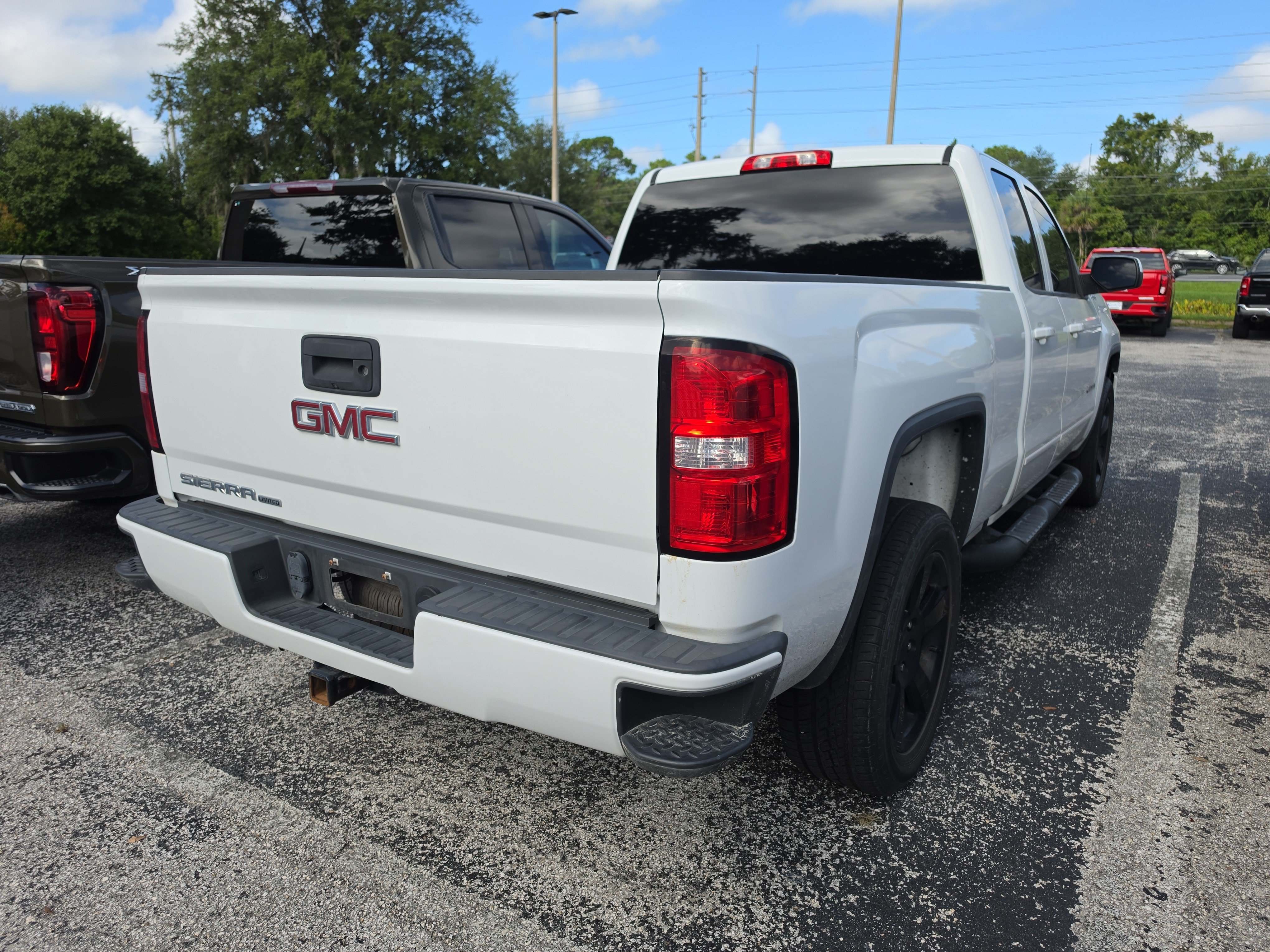 Used 2019 GMC Sierra 1500 Limited w/ Elevation Edition AWD/4WD image 3
