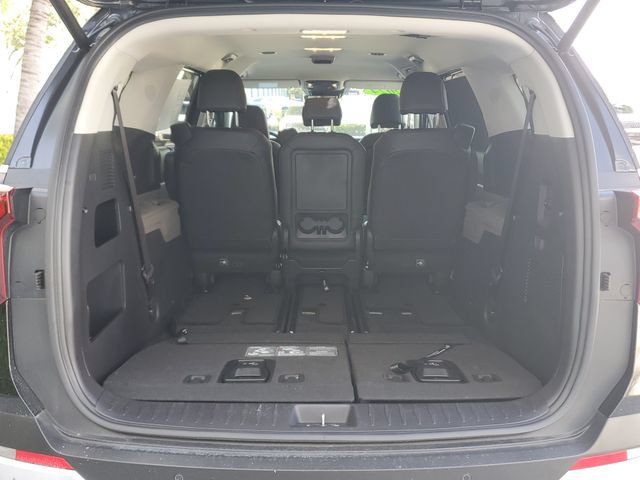 Certified 2025 Kia Carnival EX FWD image 6