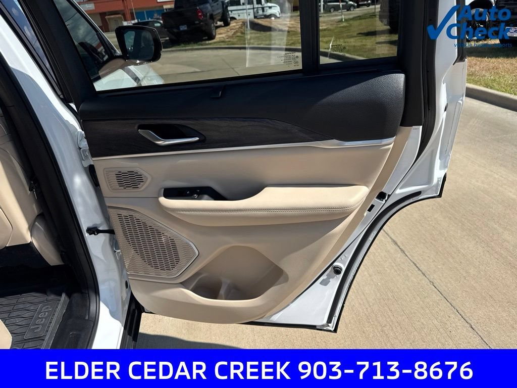Used 2024 Jeep Grand Cherokee Limited w/ Luxury Tech Group II AWD/4WD image 31